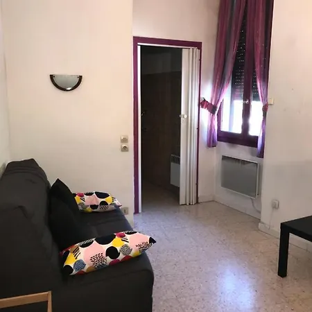 La Maison D'antonin 아파트 *