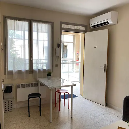 La Maison D'antonin 아파트 *