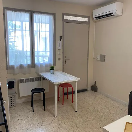 La Maison D'antonin 아파트 *